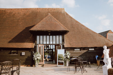 Charlotte & Sam Is a Barn Wedding Right for You? 7 Questions to Ask